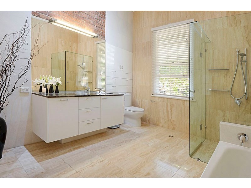 1 Sefton Road, Clayfield QLD 4011