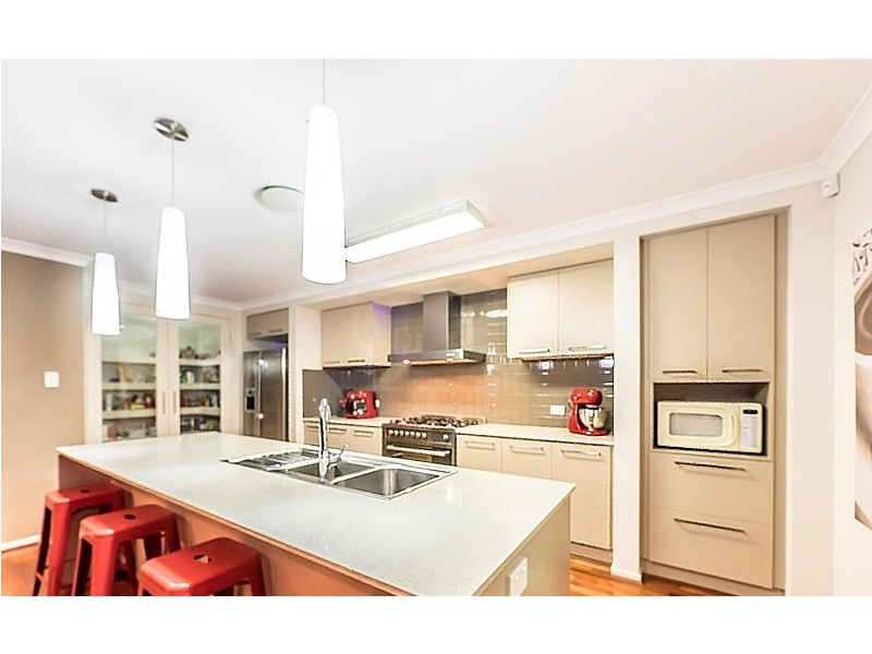 9 Silverbirch Place, Bridgeman Downs QLD 4035