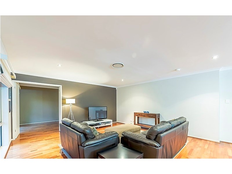 9 Silverbirch Place, Bridgeman Downs QLD 4035