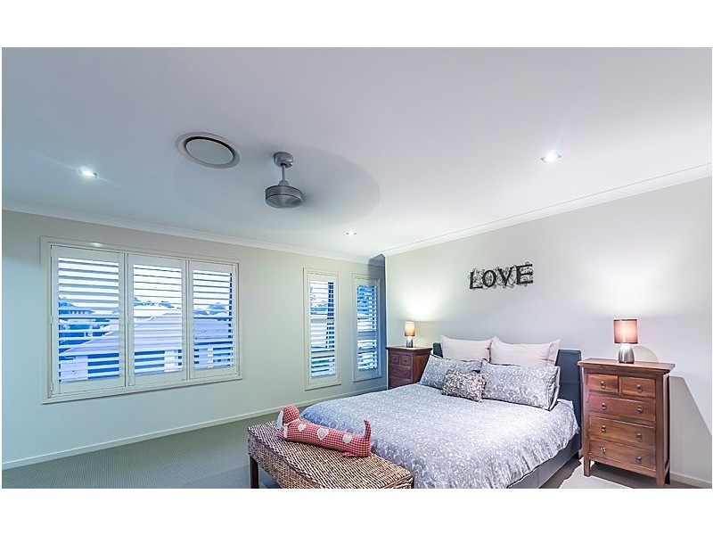 9 Silverbirch Place, Bridgeman Downs QLD 4035