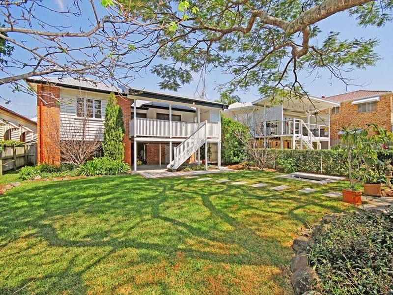 70 Barlow Street, Clayfield QLD 4011