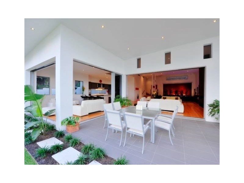 9 Langside Road, Hamilton QLD 4007