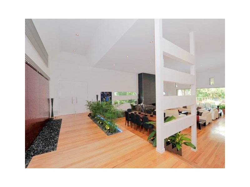 9 Langside Road, Hamilton QLD 4007