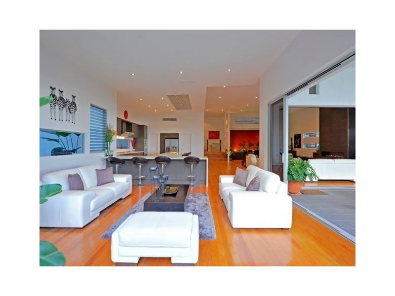 9 Langside Road, Hamilton QLD 4007