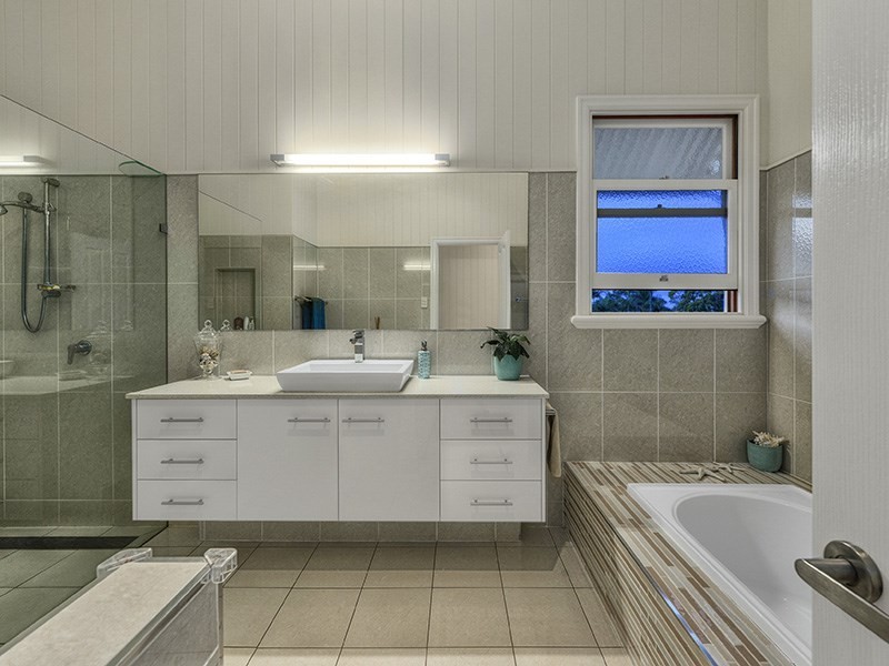 98 Peary Street, Northgate QLD 4013