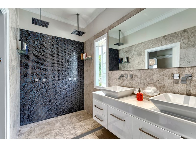 72 Kent Road, Wooloowin QLD 4030