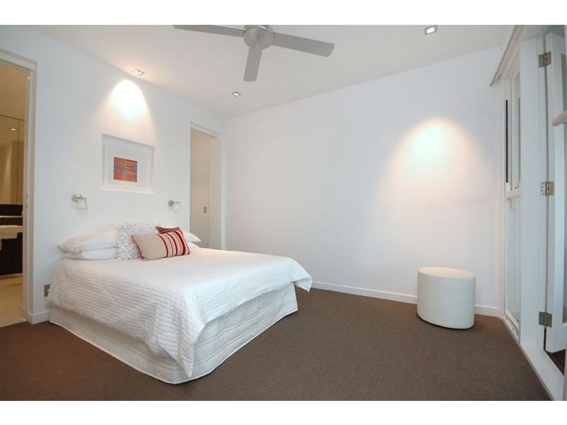 4 Circe Street, Hamilton QLD 4007