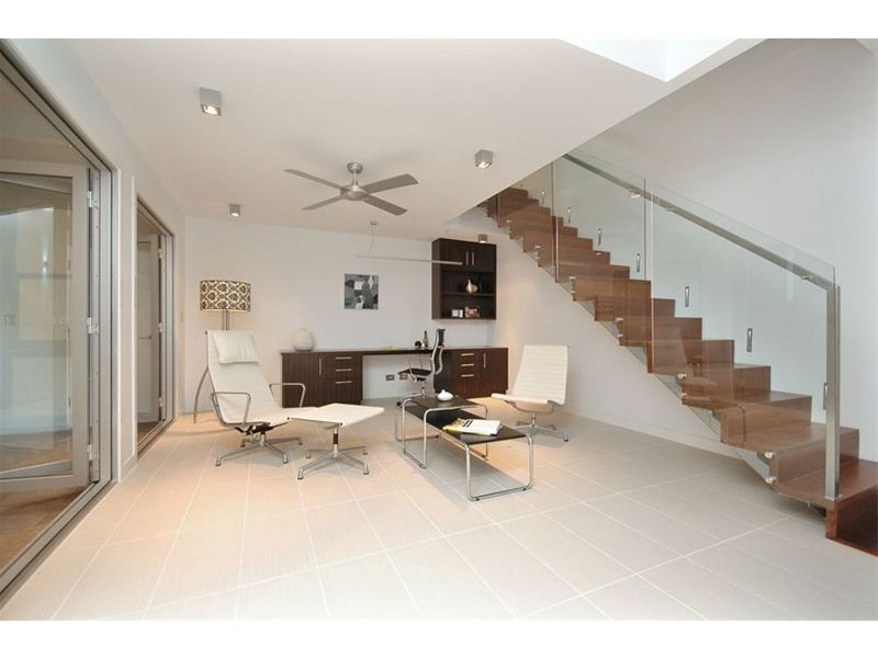 4 Circe Street, Hamilton QLD 4007