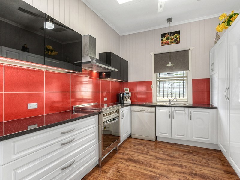 30 Owen Street, Wooloowin QLD 4030