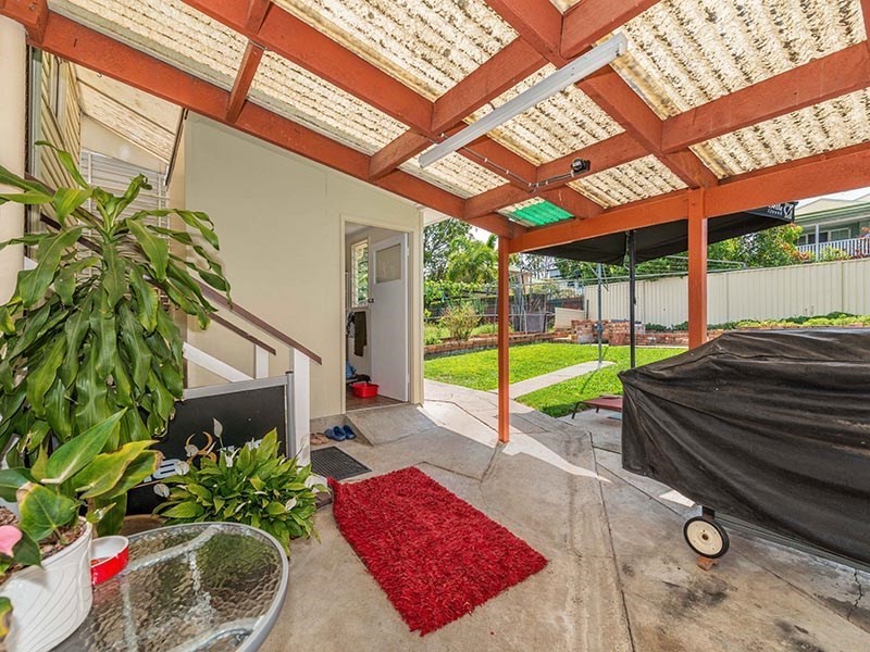 30 Owen Street, Wooloowin QLD 4030