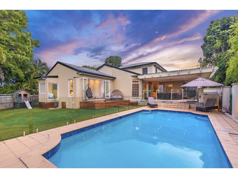 11 Burilda Street, Hendra QLD 4011