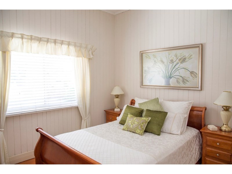 35 Hamilton Avenue, Hendra QLD 4011