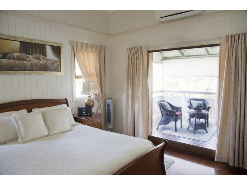 35 Hamilton Avenue, Hendra QLD 4011