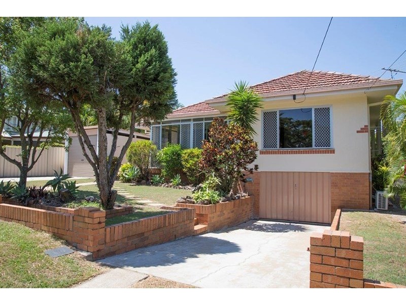 6 Halcyon Street, Wavell Heights QLD 4012