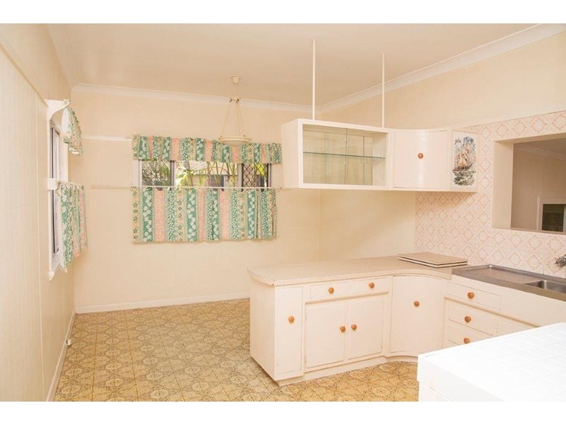 6 Halcyon Street, Wavell Heights QLD 4012