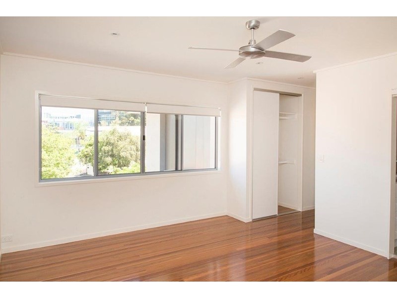 25 Comus Avenue, Ascot QLD 4007