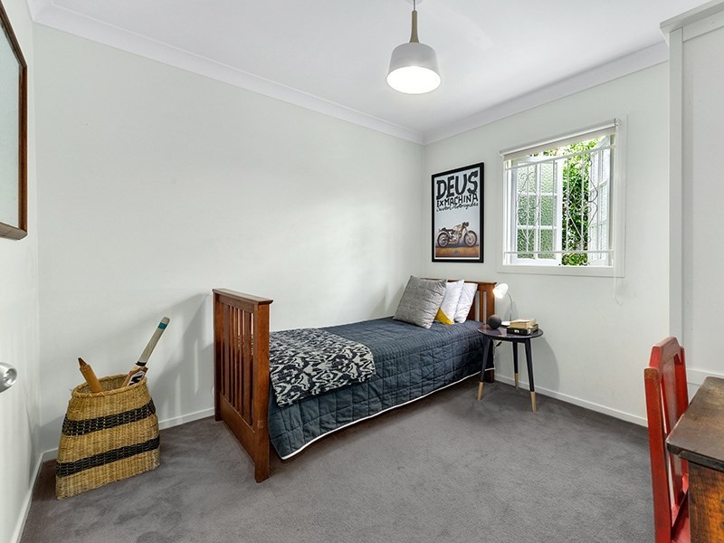 74 Woodville Street, Hendra QLD 4011