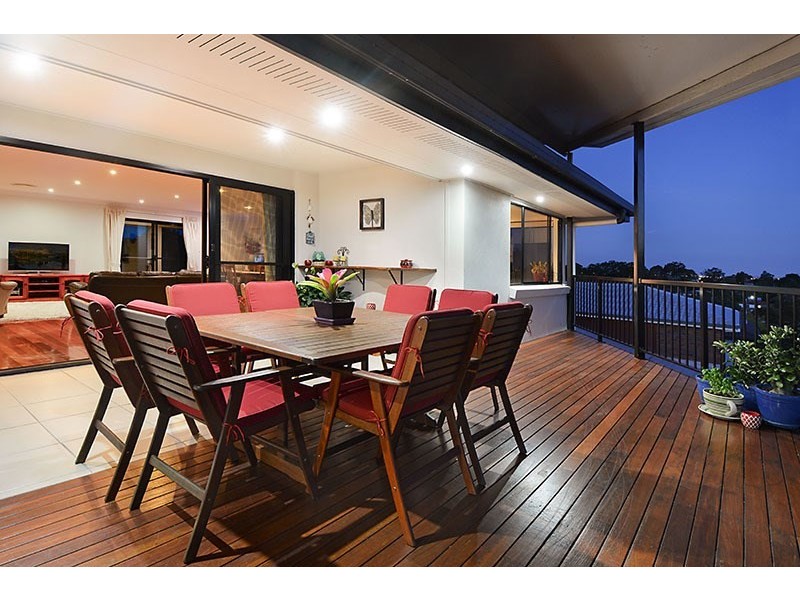 110 Wilgarning Street, Stafford Heights QLD 4053