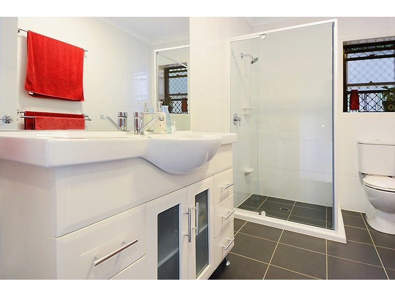 110 Wilgarning Street, Stafford Heights QLD 4053