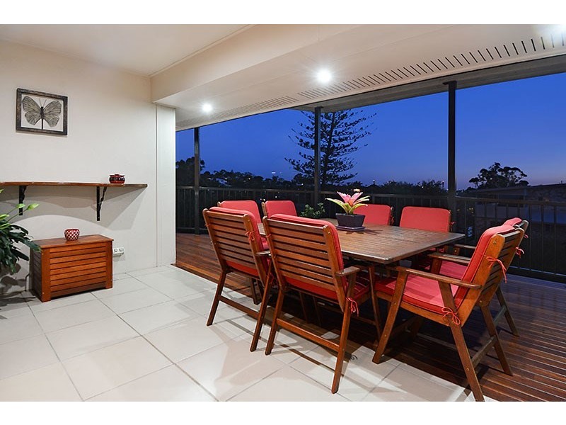 110 Wilgarning Street, Stafford Heights QLD 4053