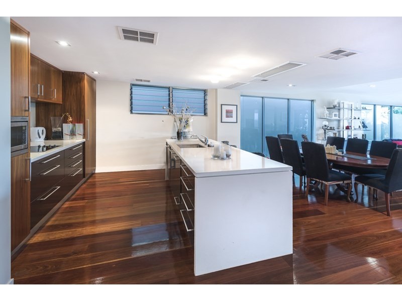 69 Queens Road, Hamilton QLD 4007