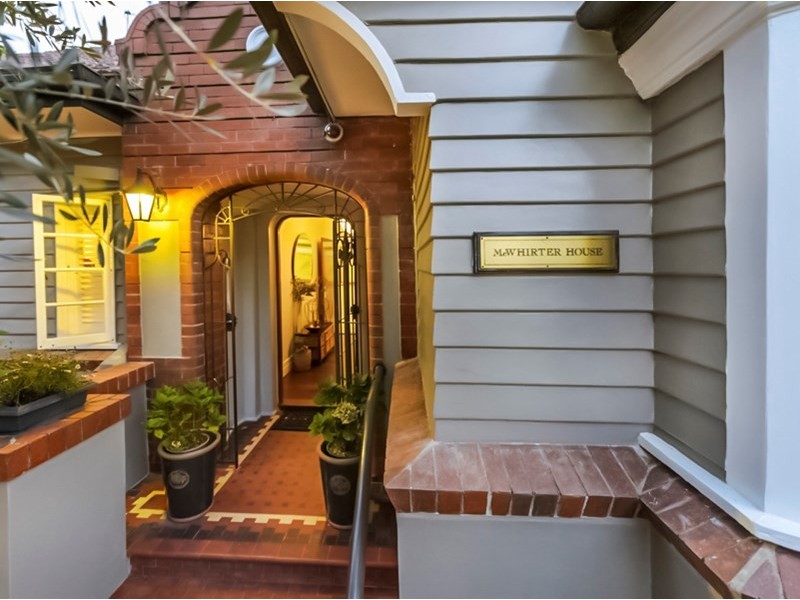 23 Rossiter Parade, Hamilton QLD 4007