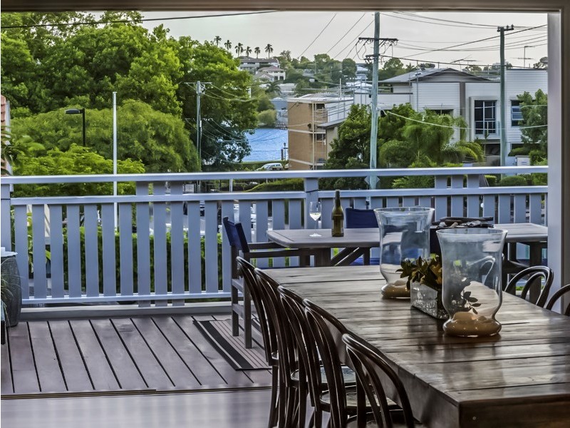 23 Rossiter Parade, Hamilton QLD 4007