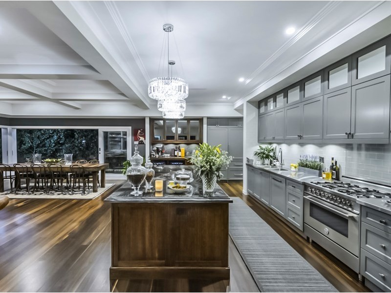 23 Rossiter Parade, Hamilton QLD 4007