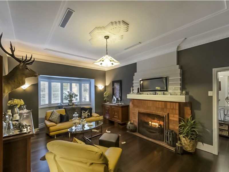 23 Rossiter Parade, Hamilton QLD 4007