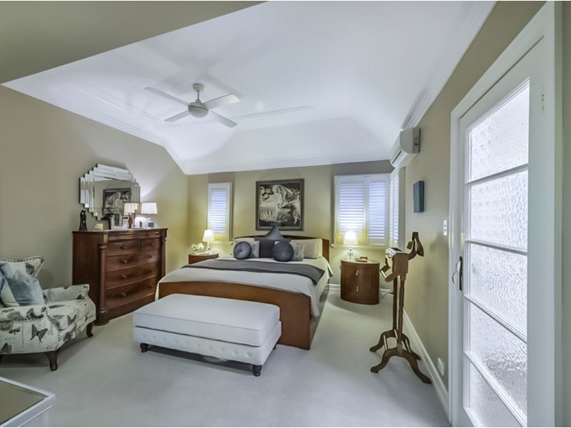 23 Rossiter Parade, Hamilton QLD 4007