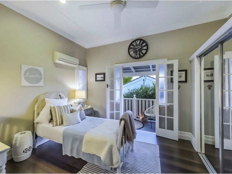 23 Rossiter Parade, Hamilton QLD 4007