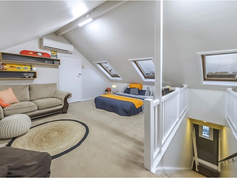 23 Rossiter Parade, Hamilton QLD 4007