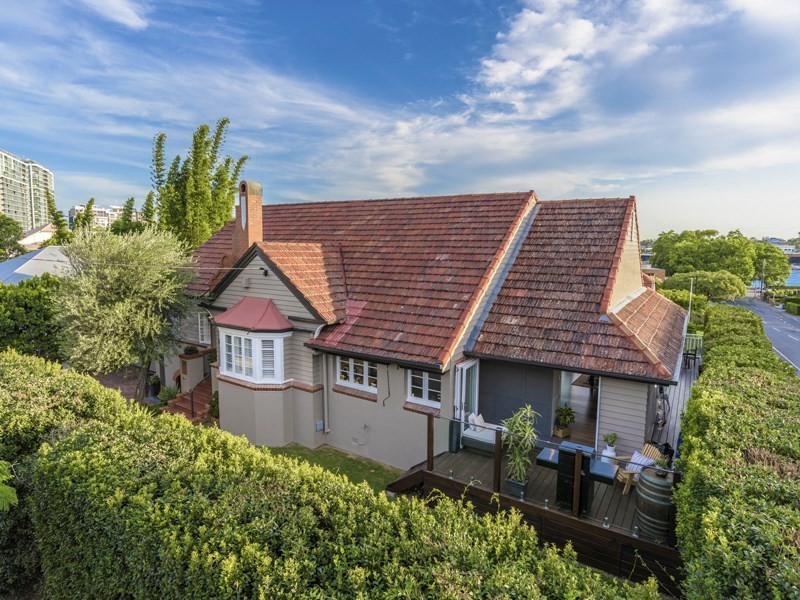 23 Rossiter Parade, Hamilton QLD 4007