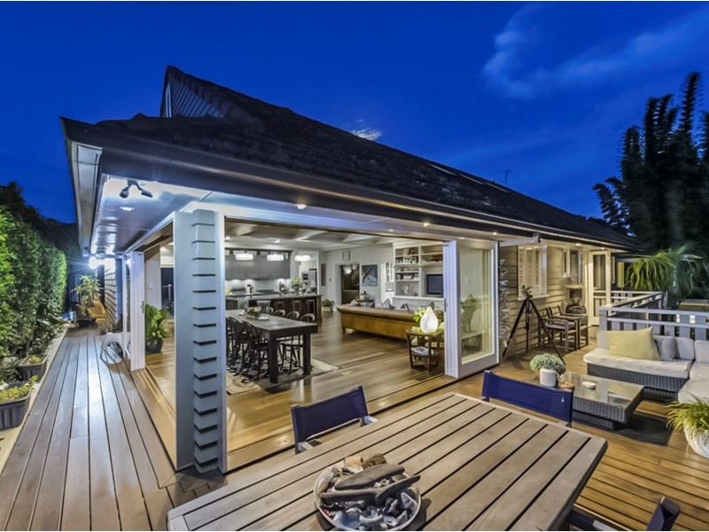 23 Rossiter Parade, Hamilton QLD 4007