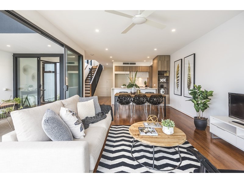 604/12 Parkside Circuit, Hamilton QLD 4007