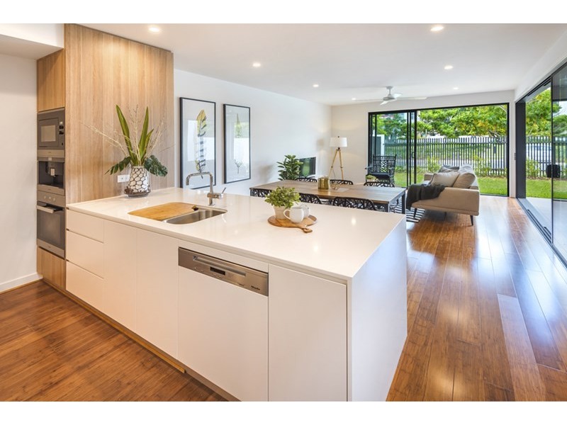 604/12 Parkside Circuit, Hamilton QLD 4007