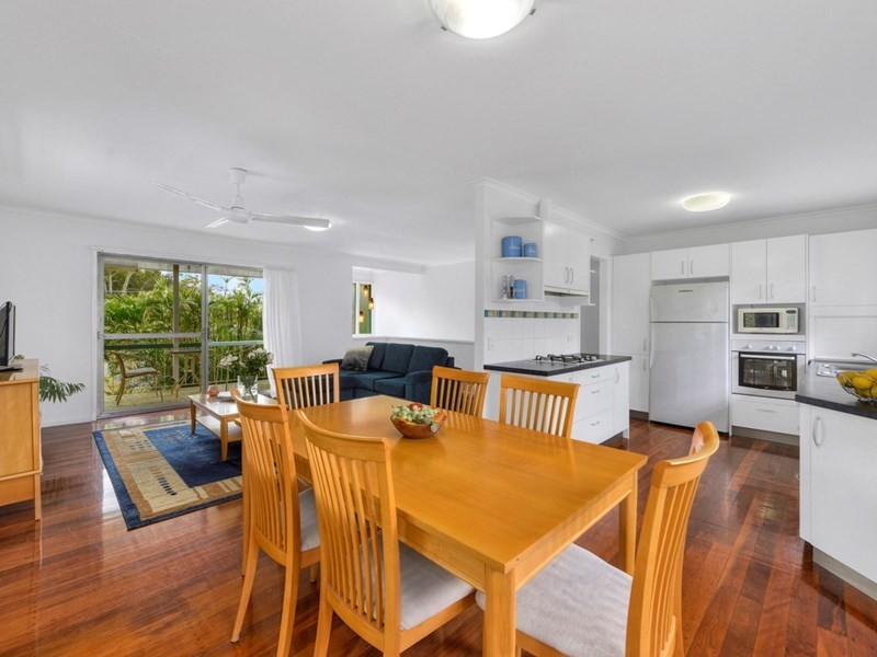 2 Caradon Street, Albany Creek QLD 4035