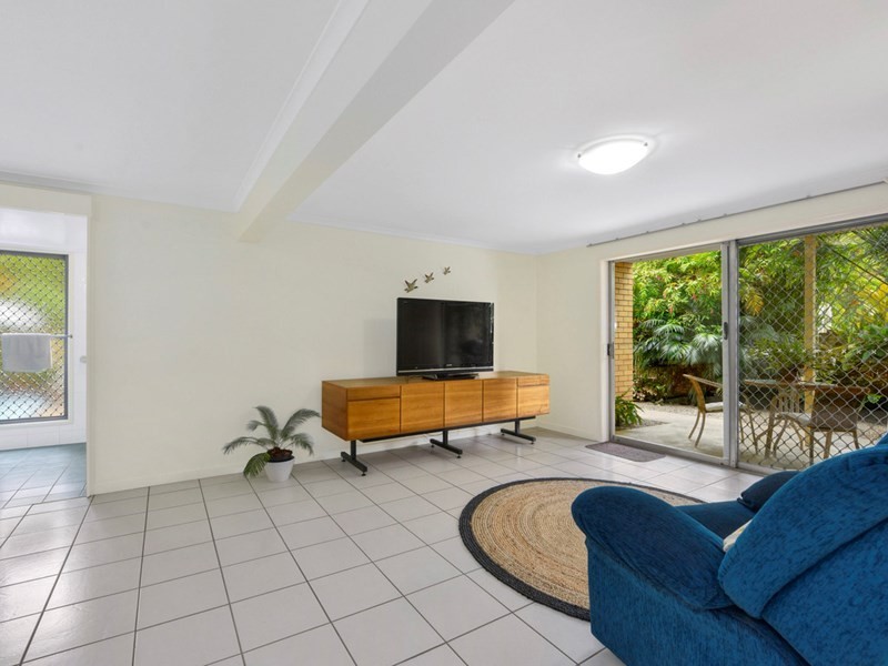 2 Caradon Street, Albany Creek QLD 4035