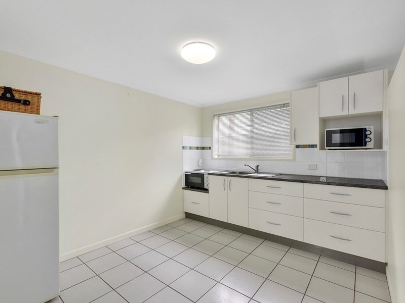 2 Caradon Street, Albany Creek QLD 4035