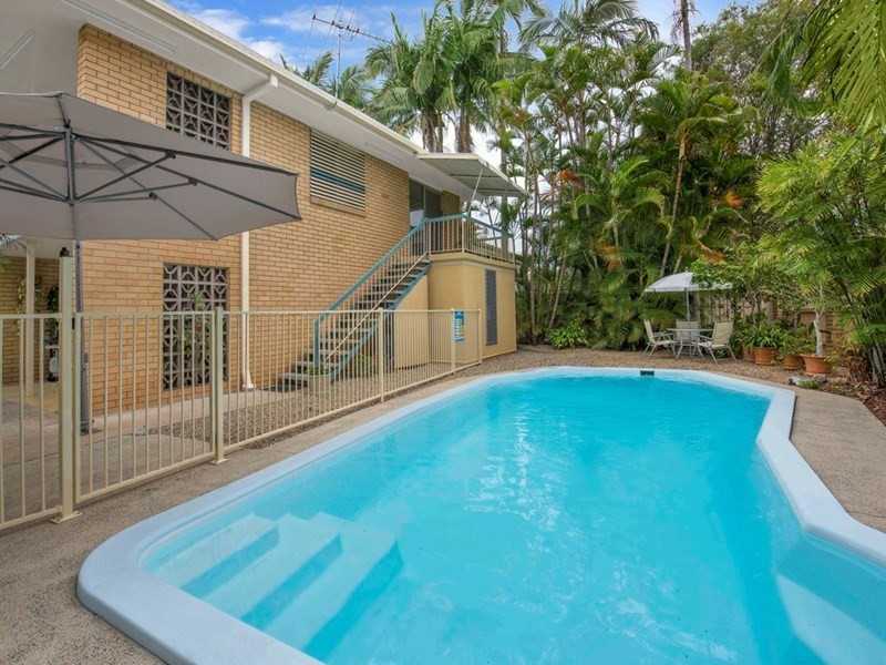 2 Caradon Street, Albany Creek QLD 4035