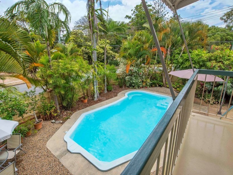 2 Caradon Street, Albany Creek QLD 4035