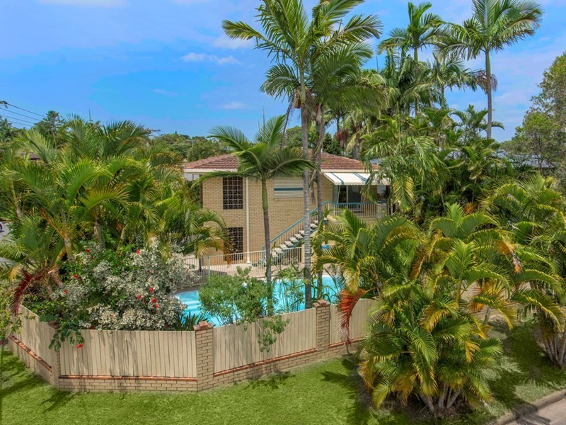 2 Caradon Street, Albany Creek QLD 4035