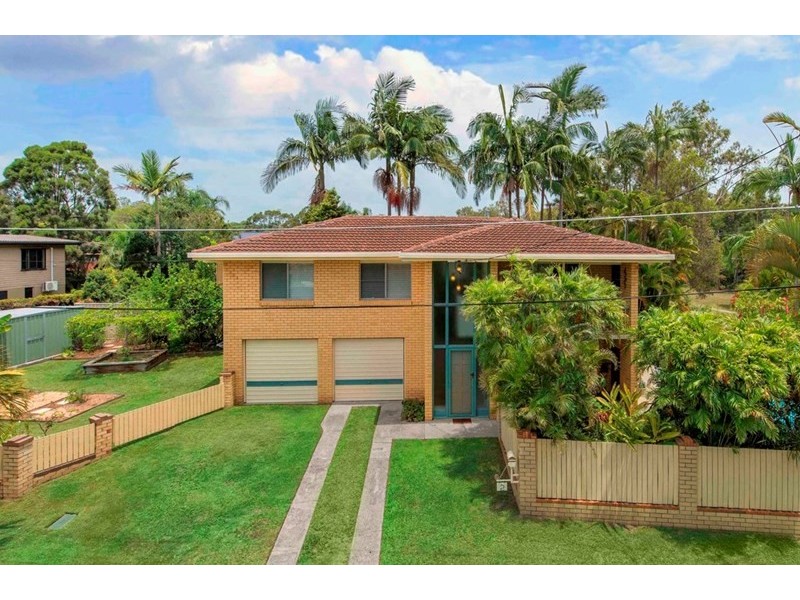 2 Caradon Street, Albany Creek QLD 4035