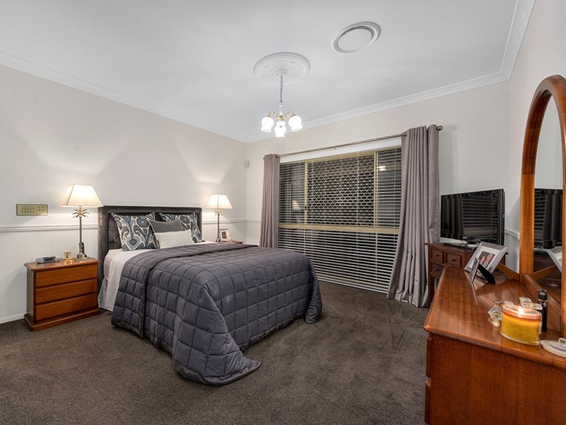 45 Halleys Crescent, Bridgeman Downs QLD 4035