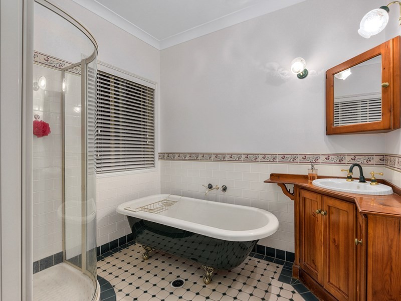 45 Halleys Crescent, Bridgeman Downs QLD 4035