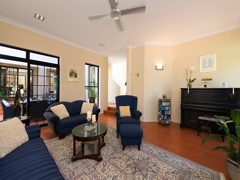 28 Sydney Street, Clayfield QLD 4011