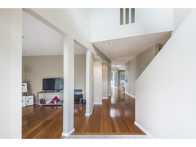 11 Woodville Street, Hendra QLD 4011