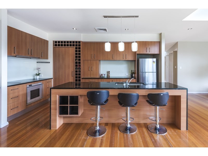 11 Woodville Street, Hendra QLD 4011