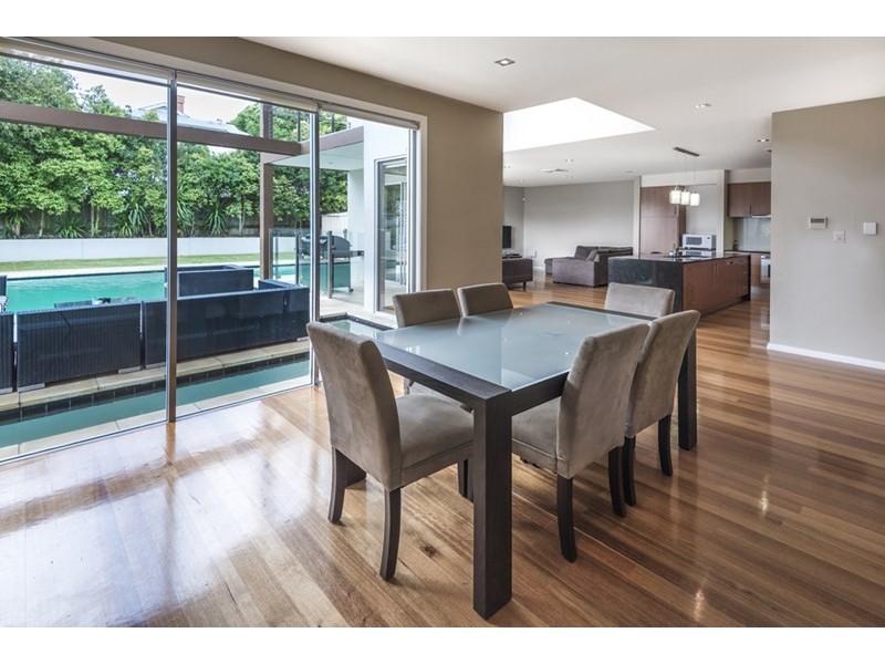 11 Woodville Street, Hendra QLD 4011