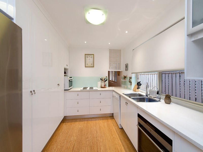 16 Bowley Street, Hendra QLD 4011